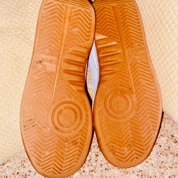 Puma - Picture 4 of 5